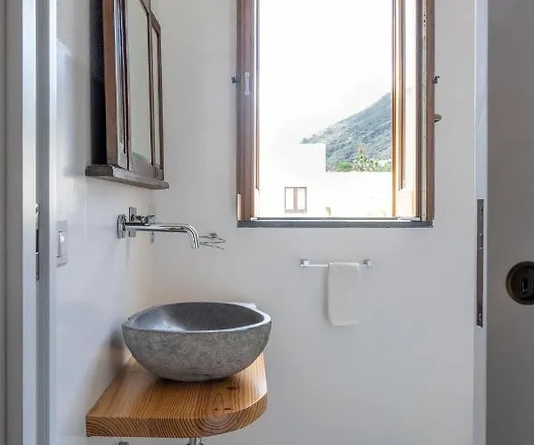 Iancura - Di Design A Salina 4* 圣马丽娜－萨利娜